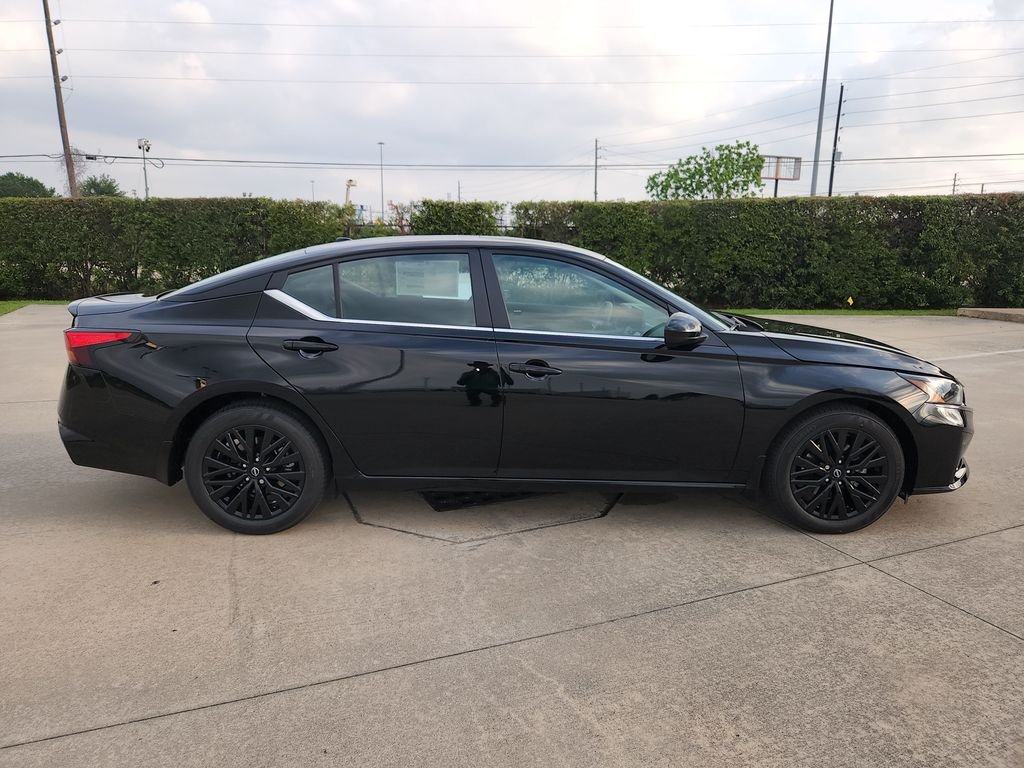 New 2026 Black Nissan 2.5 SV image 4
