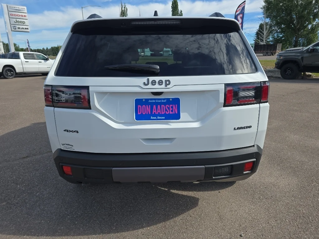 New 2026 Bright White Clear-Coat Exterior Paint Jeep Laredo image 6