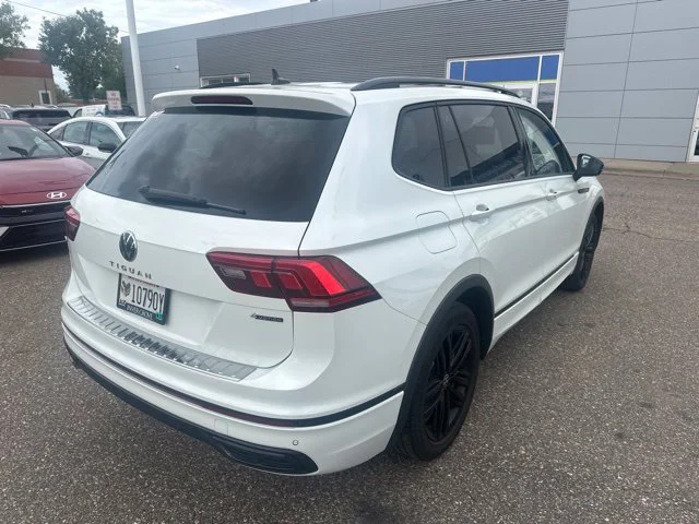 Certified Used 2022 White Volkswagen 2.0T SE R-Line Black image 3