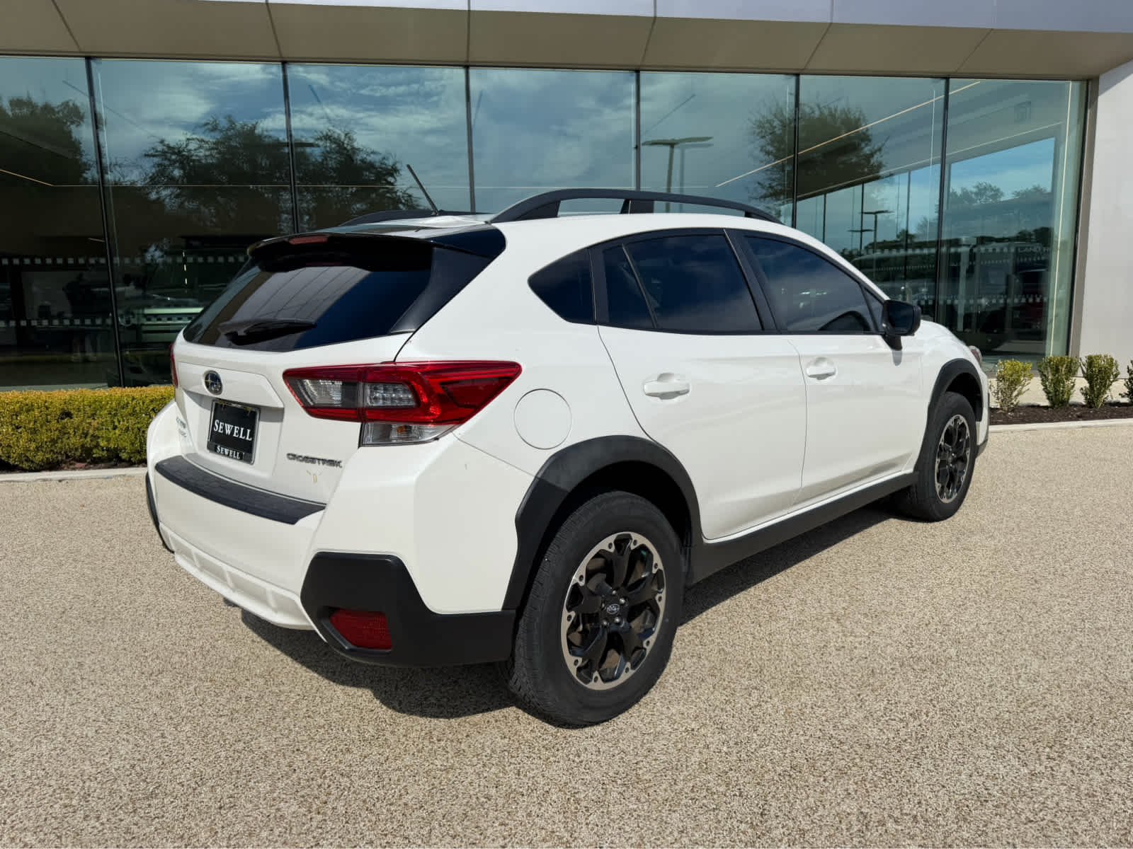 Used 2021 Crystal White Pearl Subaru  image 5