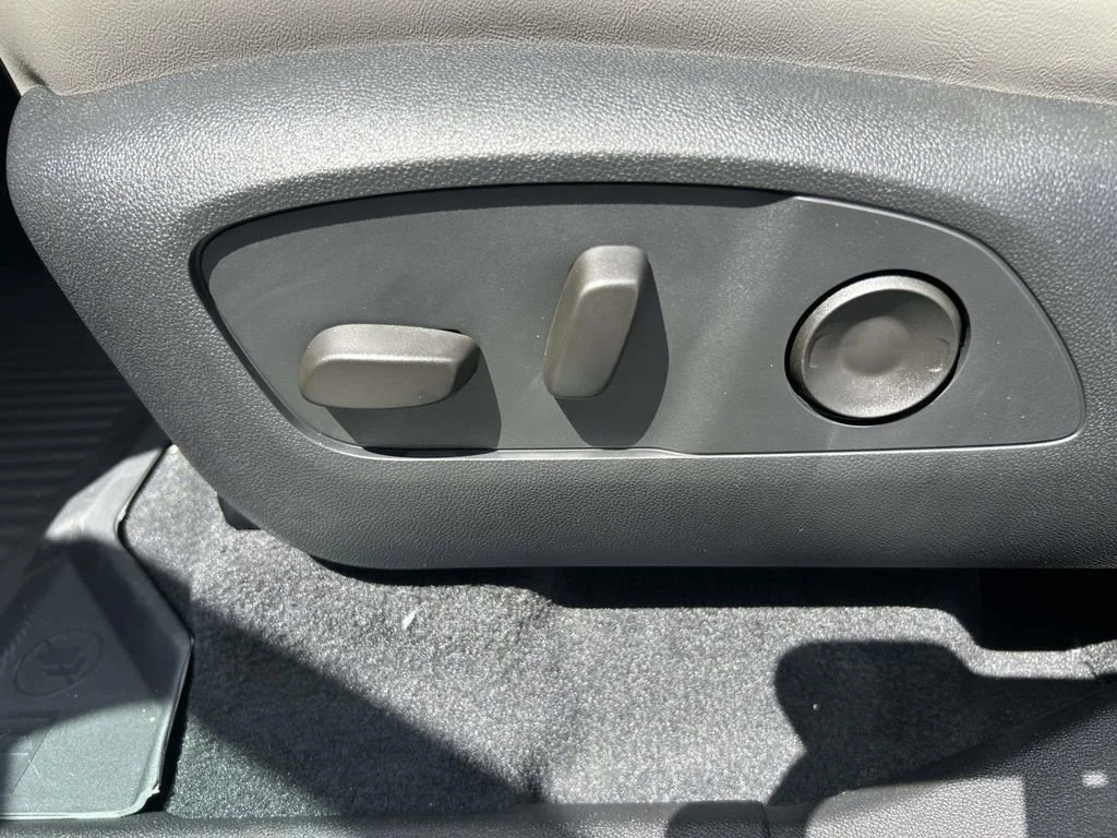New 2026 Summit White GMC Elevation image 19