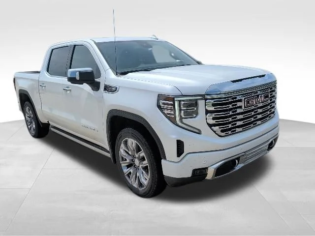 2023 GMC Sierra 4WD Crew Cab Short Box Denali's photo