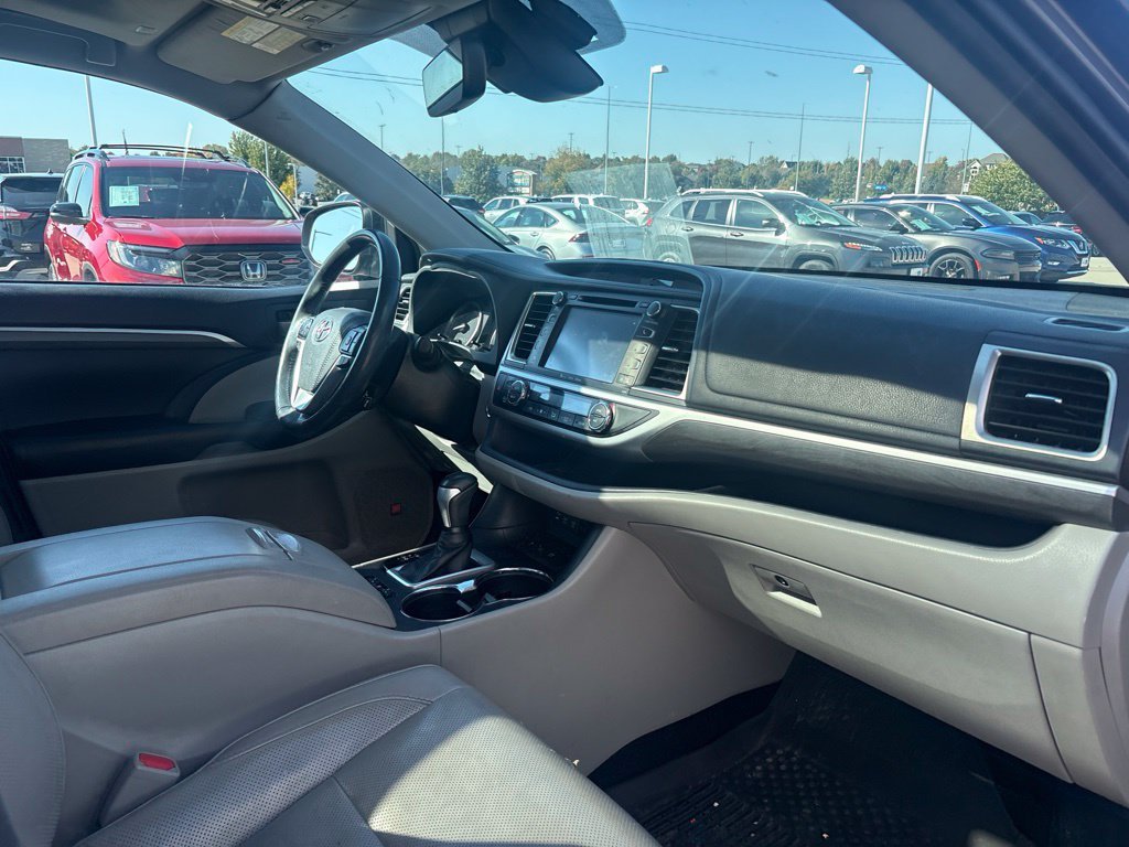 Used 2019 Predawn Gray Mica Toyota Limited Platinum image 26