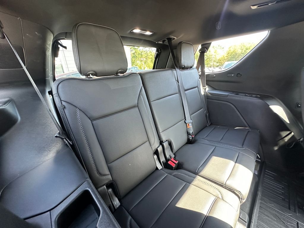 Used 2021 White GMC Denali image 25