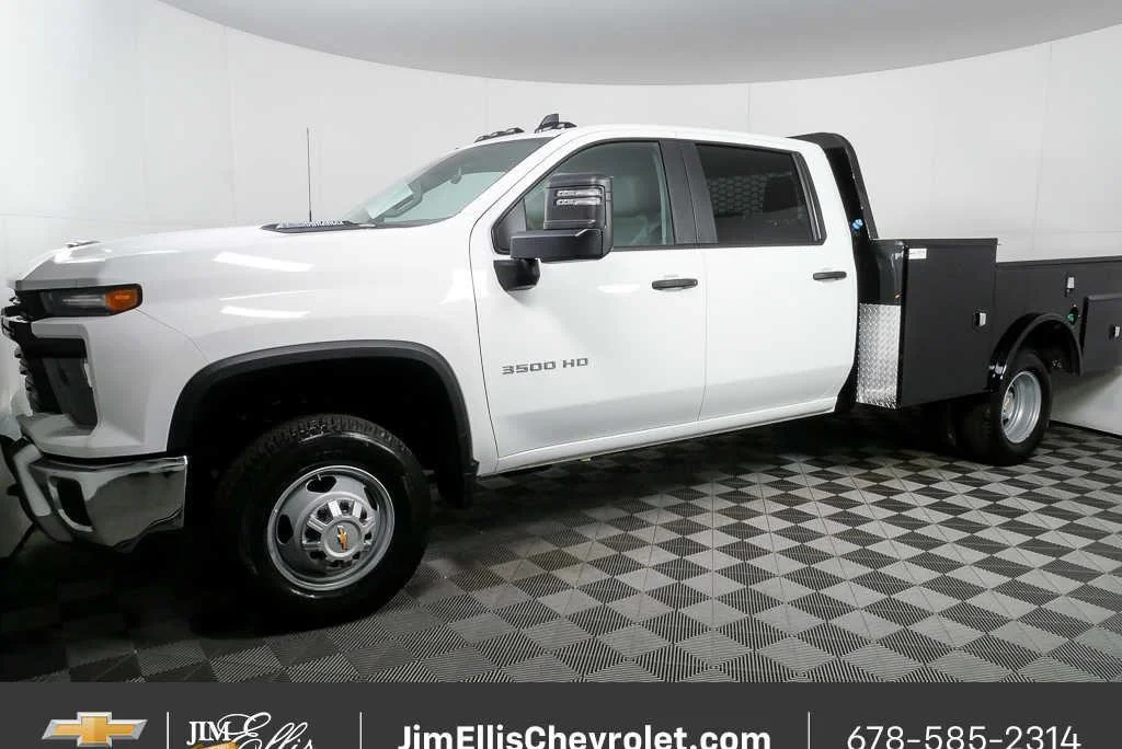 New 2026 Summit White Chevrolet Work Truck image 26