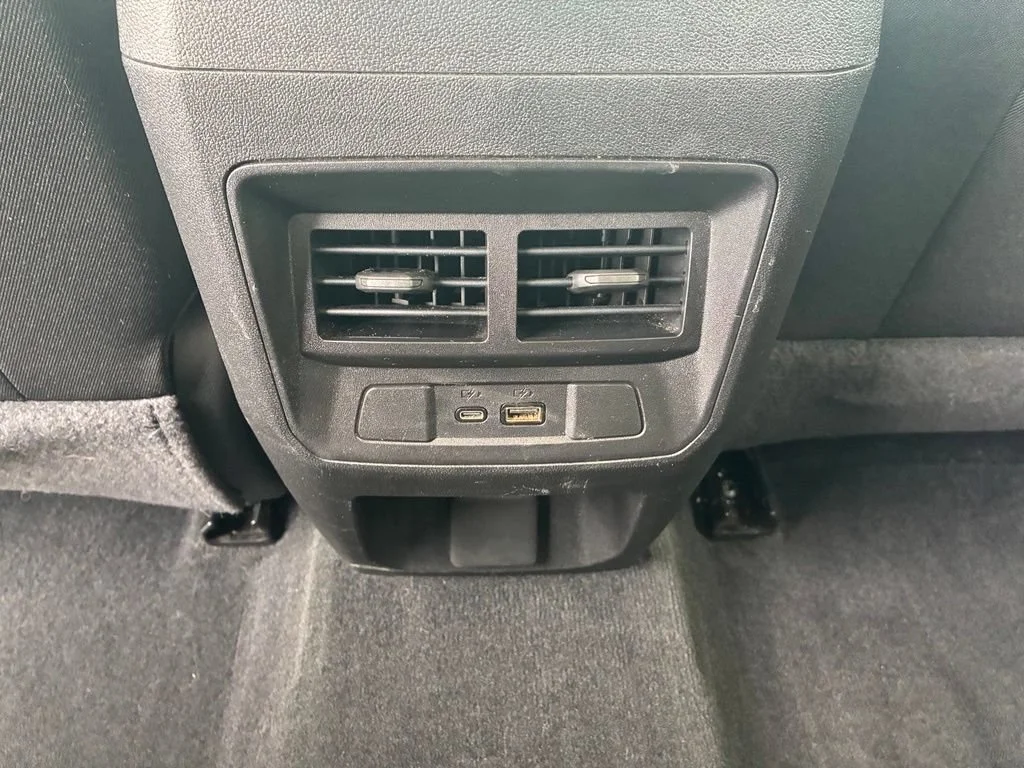 Used 2024 Summit White GMC Elevation image 58