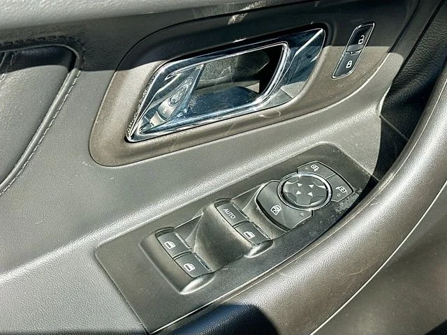 Used 2015 Brown Ford SEL image 17
