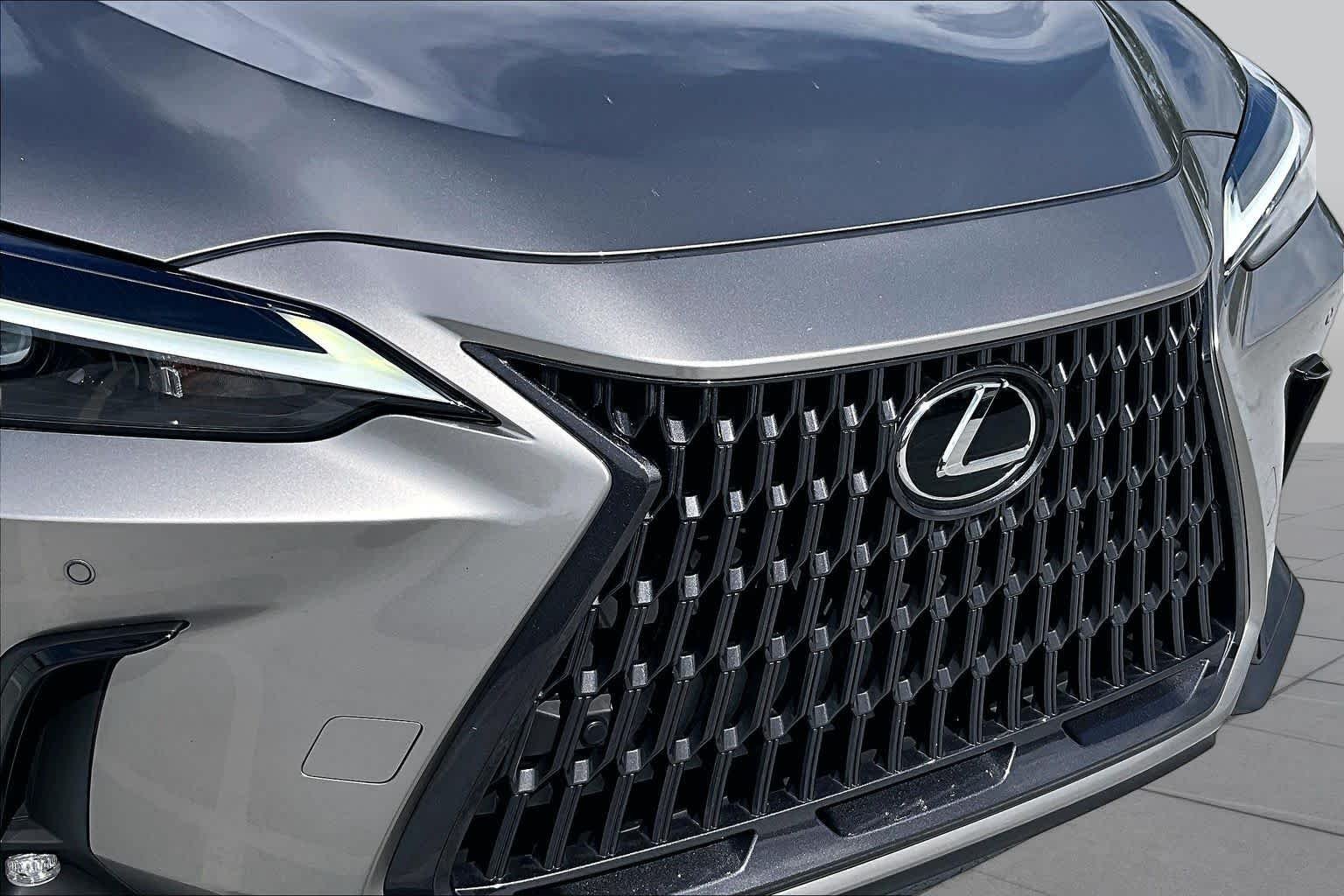 Used 2023 Atomic Silver Lexus Premium image 57