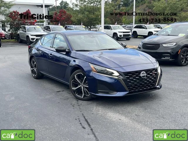 Used 2024 Blue Nissan 2.5 SR image 1