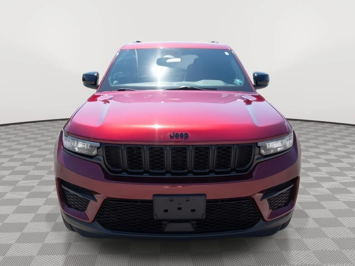 Used 2023 Velvet Red Pearlcoat Jeep Altitude image 2