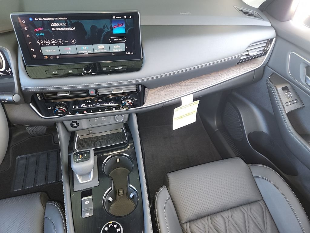 New 2026 Boulder Gray Pearl / Super Black Two-tone Nissan Platinum AWD image 14