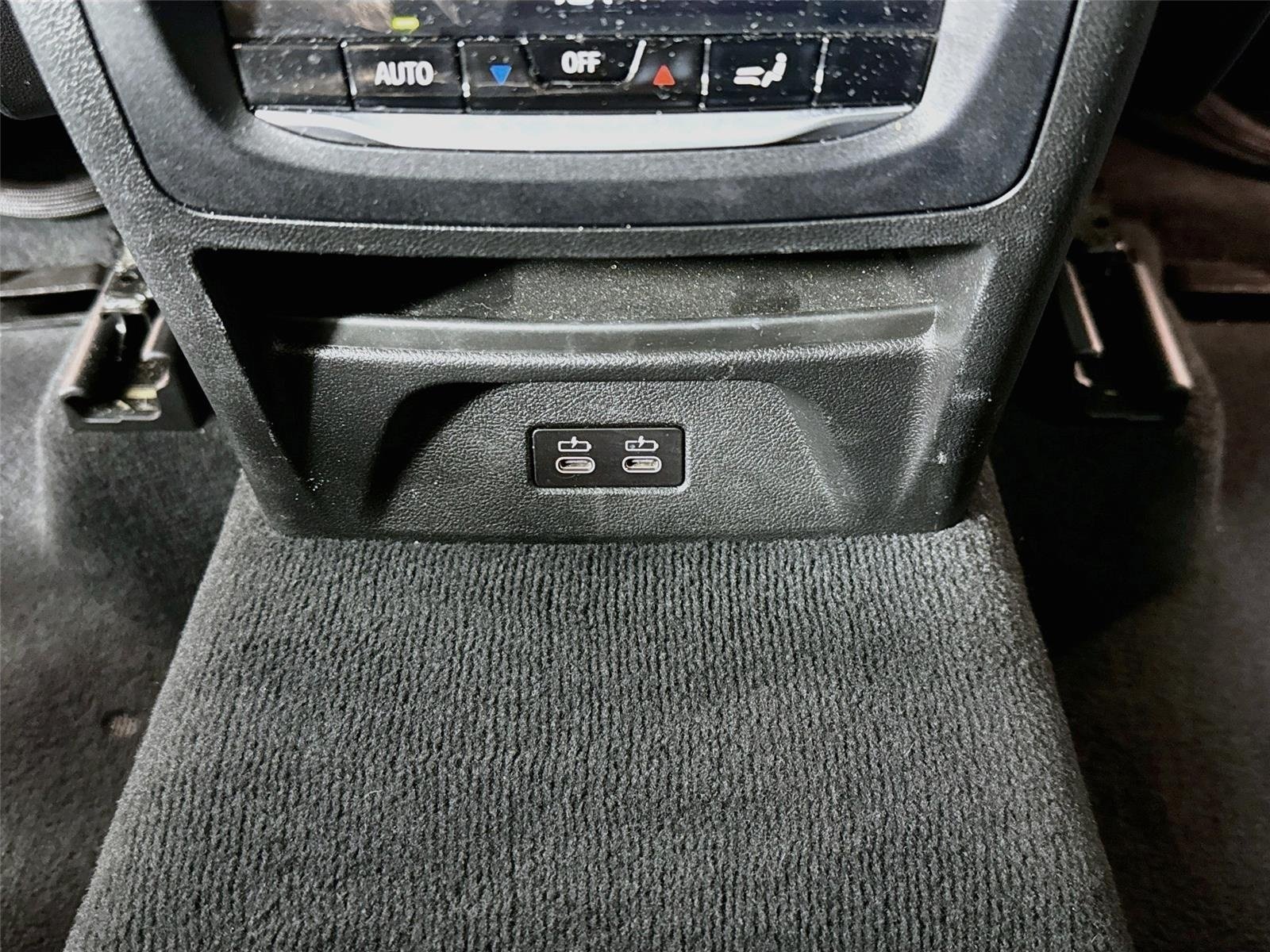Used 2020 Glacier Silver Metallic BMW sDrive30i image 27