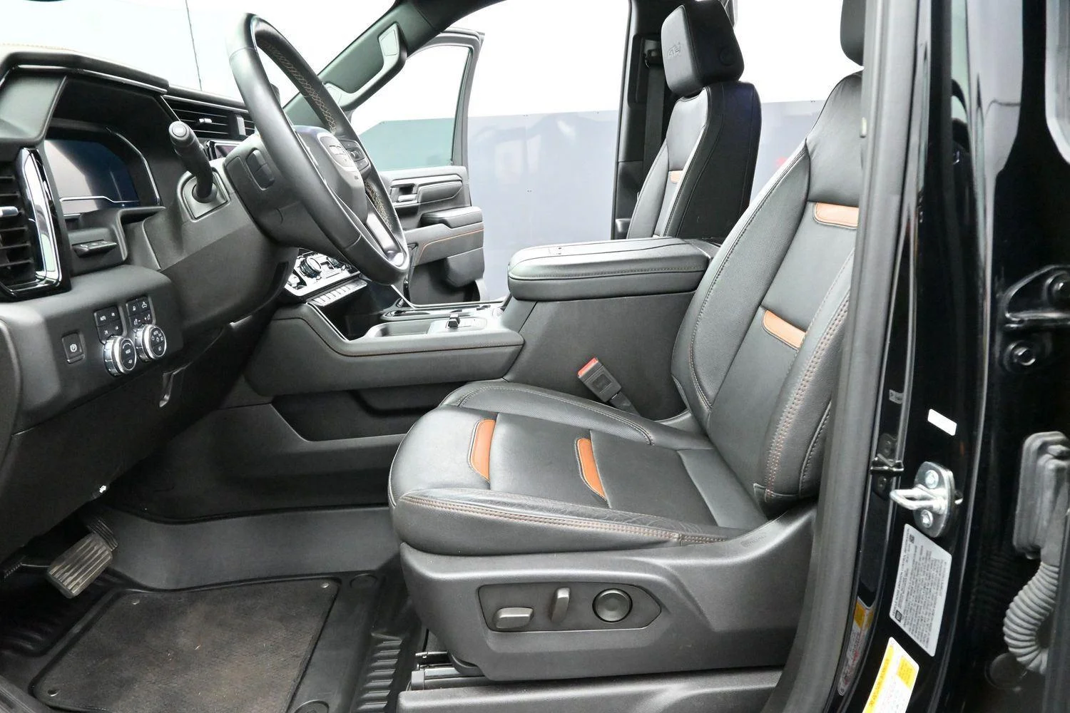 Used 2024 Onyx Black GMC AT4 image 13