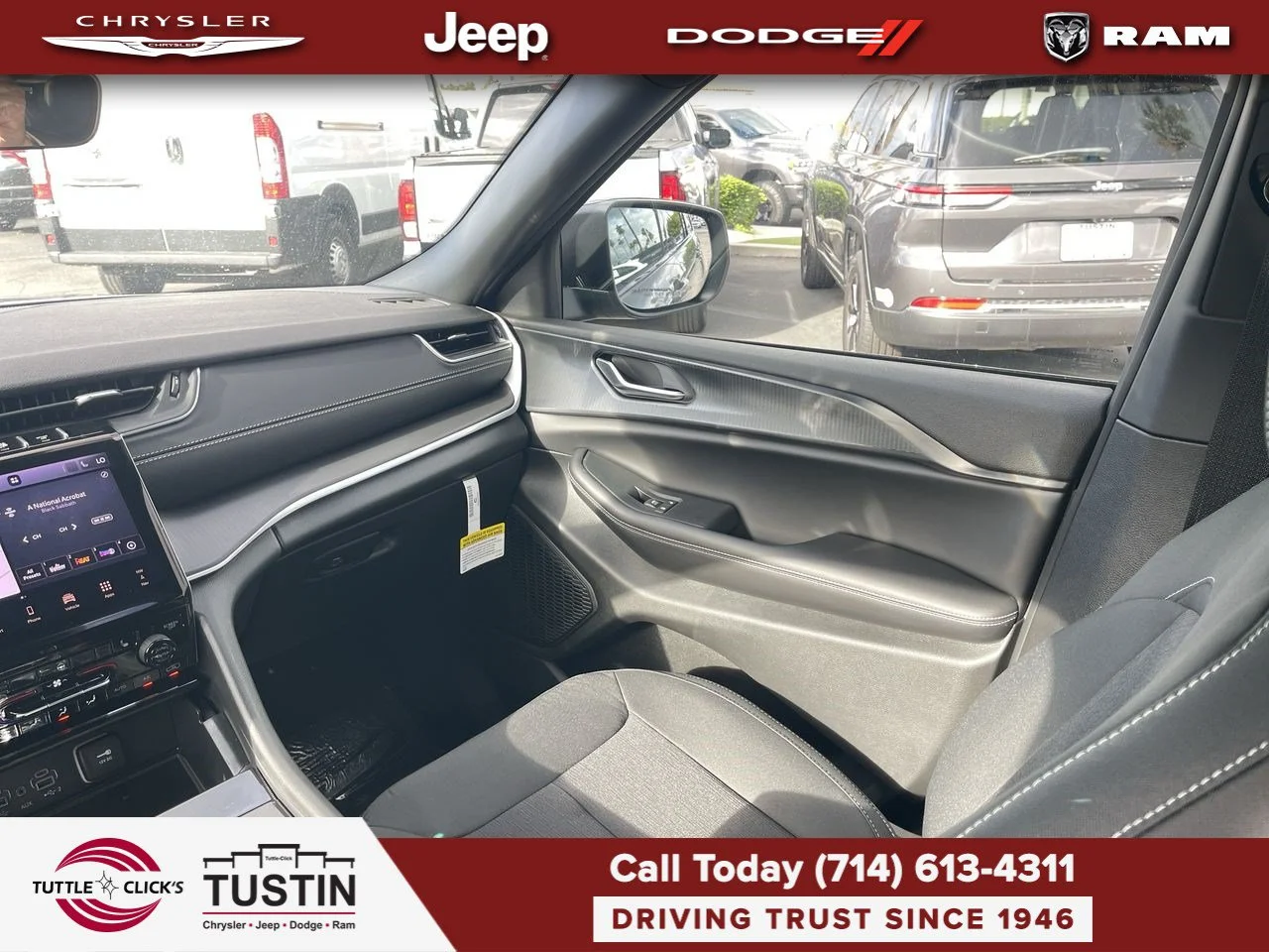 New 2027 Sting-Gray Clear-Coat Paint Jeep Laredo X image 3