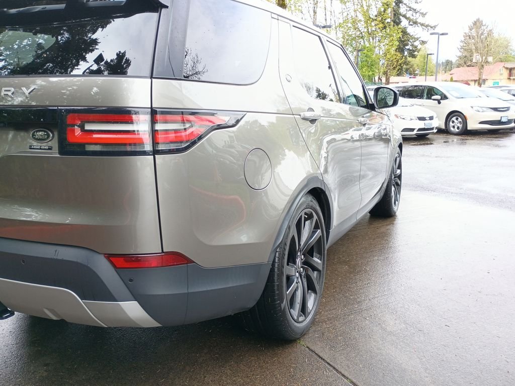 Used 2018 Silicon Silver Premium Metallic Land Rover HSE Luxury image 3