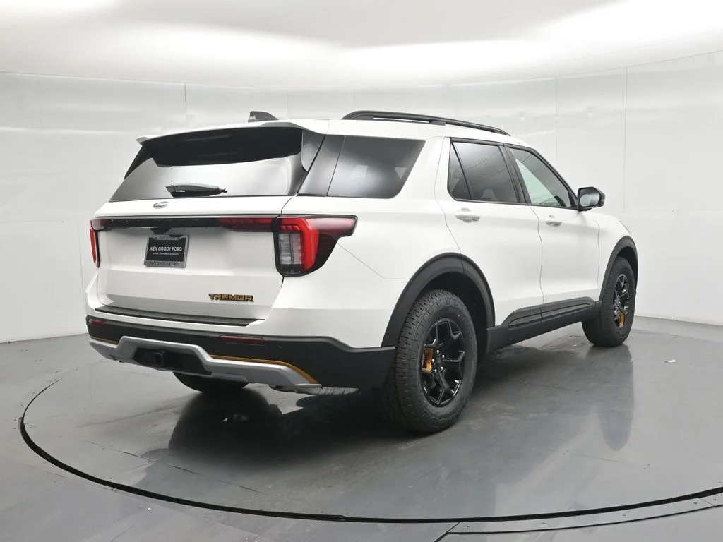 2026 Ford Explorer Tremor - Photo 24