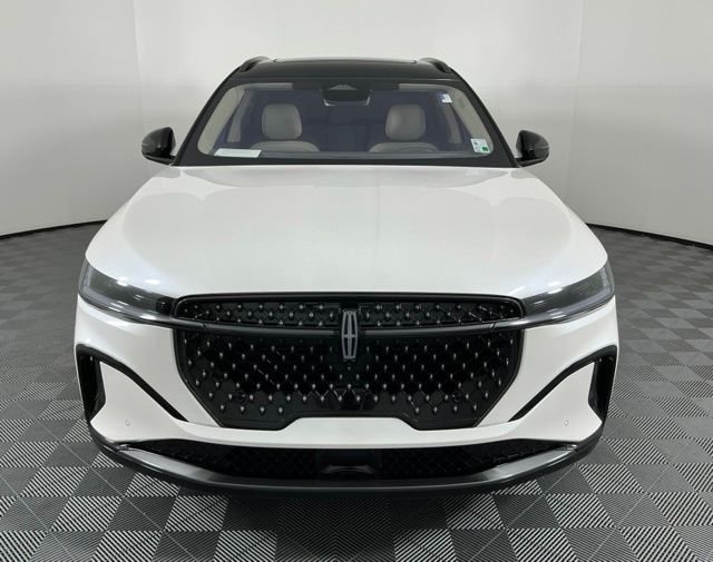 Used 2025 White Lincoln Reserve image 3