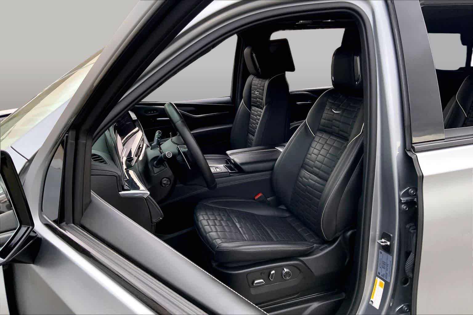 Used 2024 Argent Silver Metallic Cadillac AWD V-Series image 7