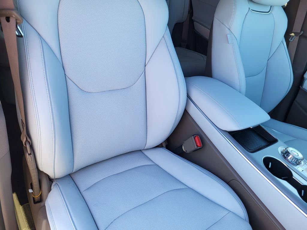 New 2026 Silver Genesis 2.5T ADVANCED image 15