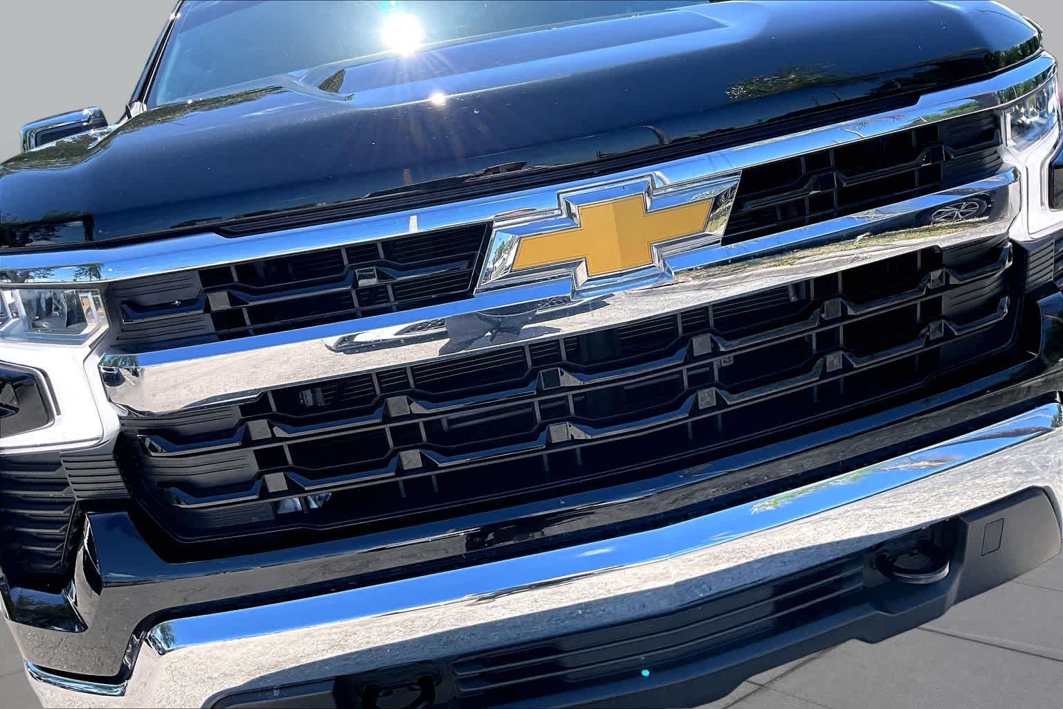 Used 2024 Black Chevrolet LT image 30