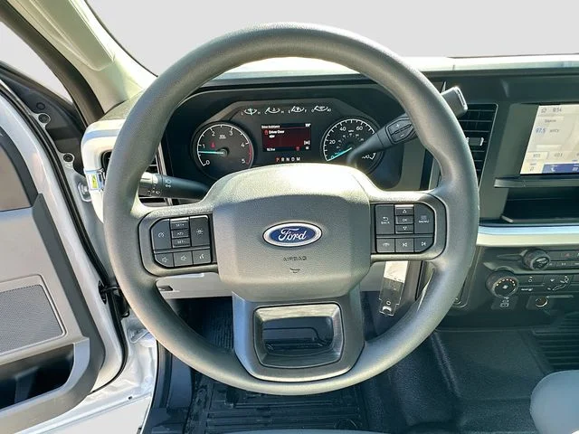 New 2026 Oxford White Ford XL image 7