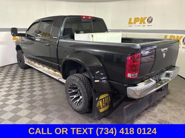Used 2006 Brilliant Black Crystal Pearl Dodge SLT image 5