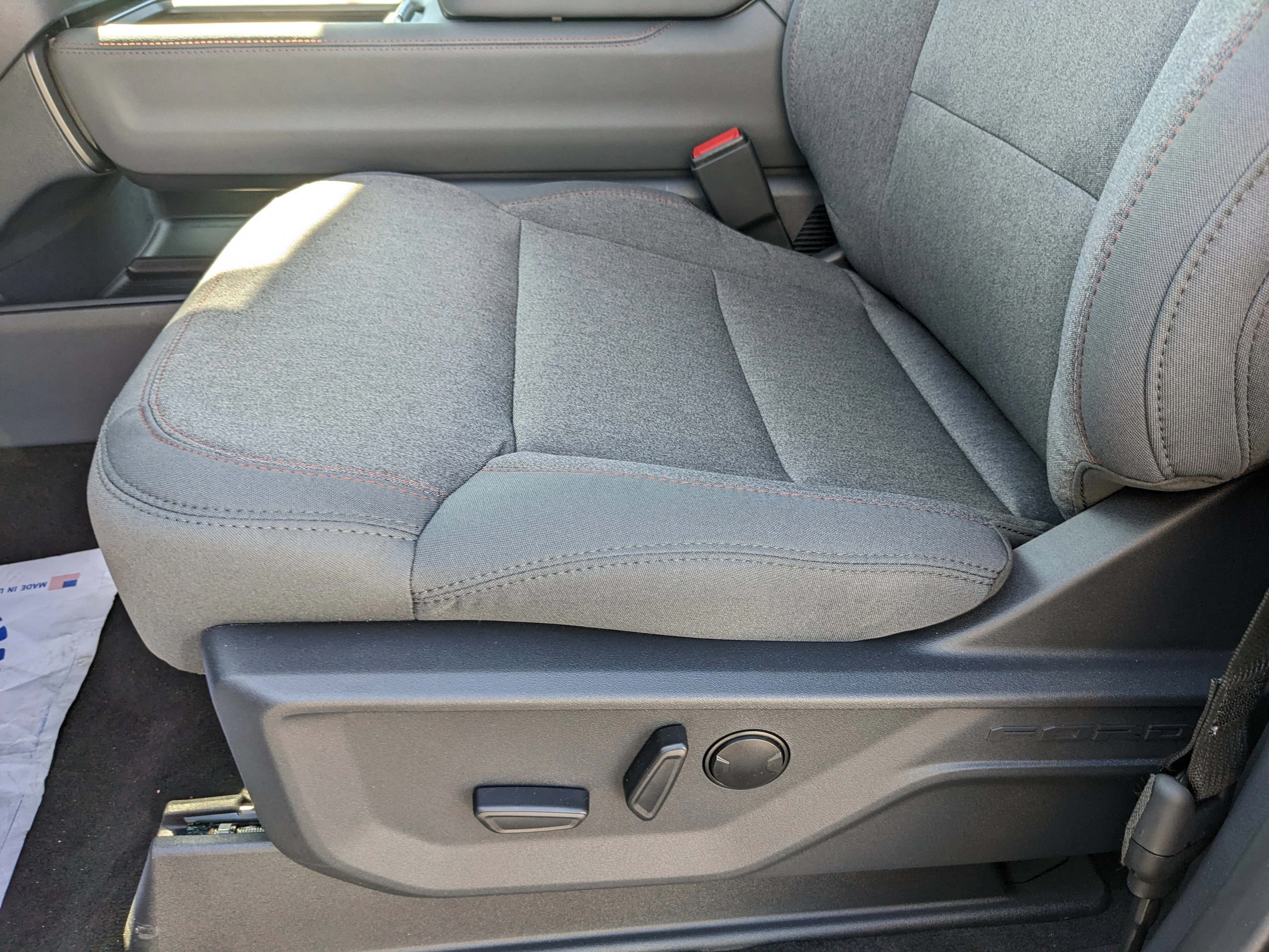 New 2025 Oxford White Ford Active MAX image 19