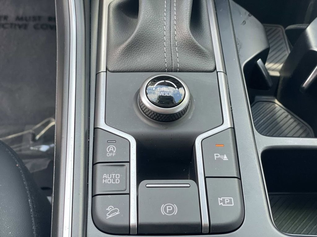 2025 Kia Sorento S - Photo 18