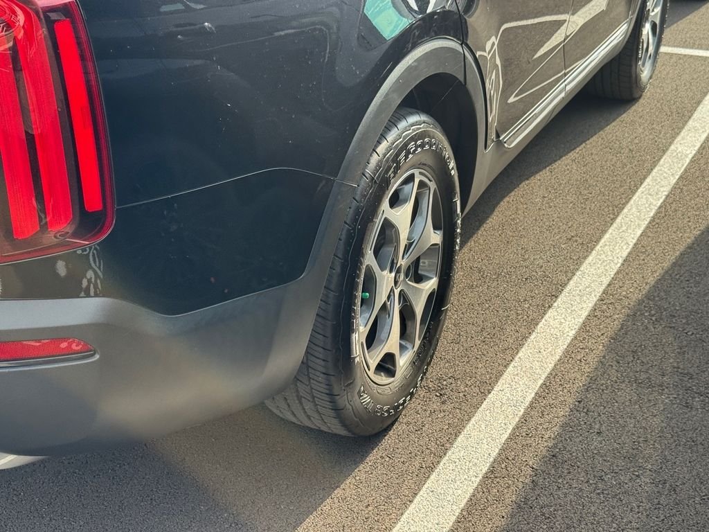 Used 2020 Black Kia EX image 16