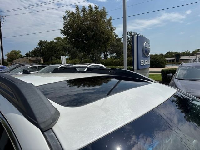 Used 2019 White Subaru 2.5i Premium image 8