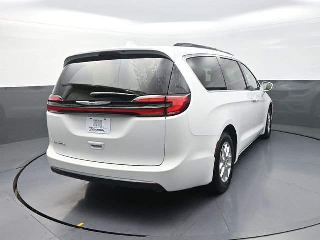 Used 2022 White Chrysler Touring L image 9