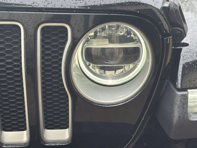 Used 2019 Black Jeep Unlimited Sahara image 9