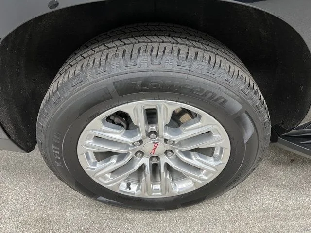 2024 GMC Yukon SLT - Photo 17