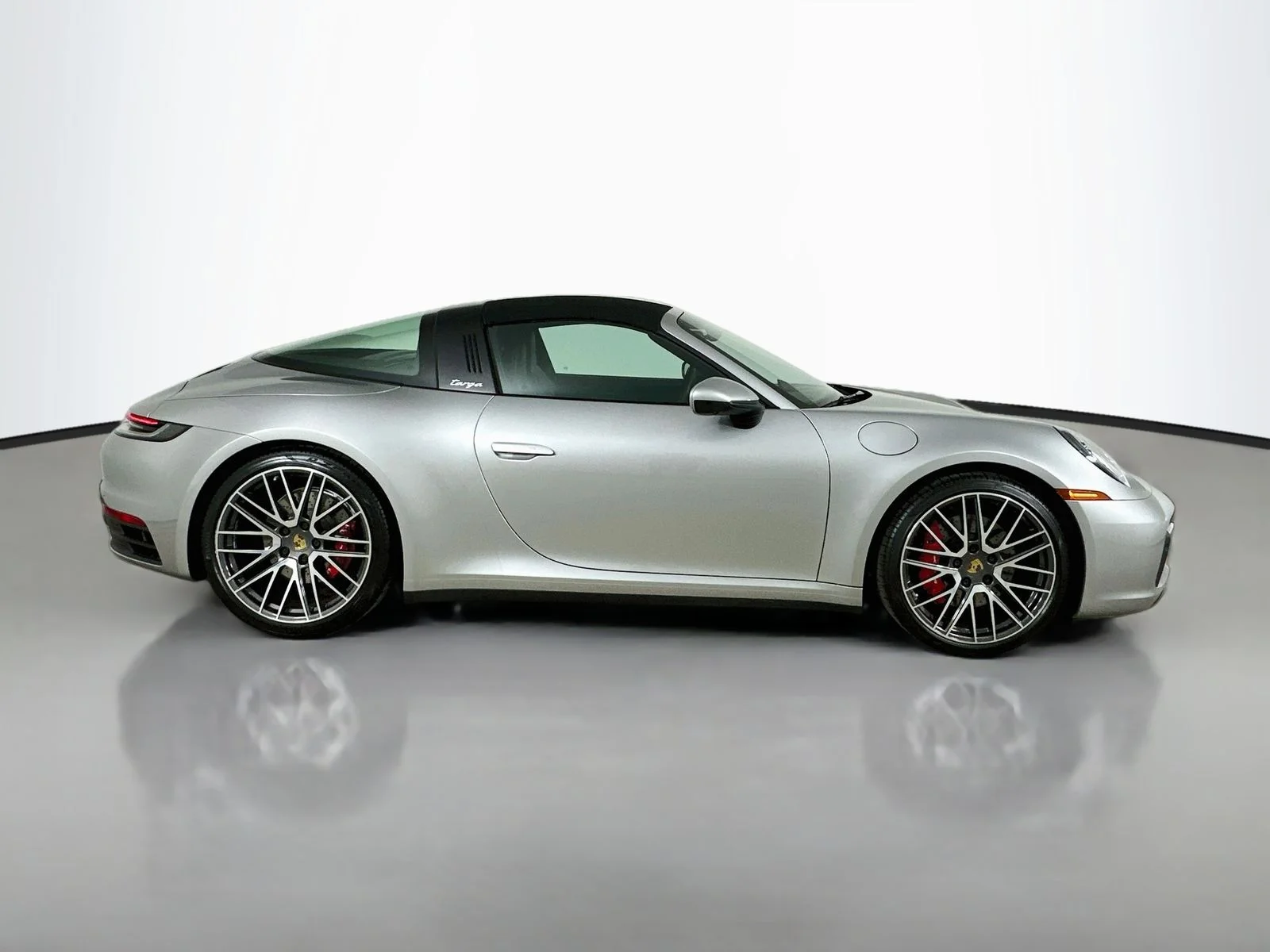 Used 2022  Porsche  image 4