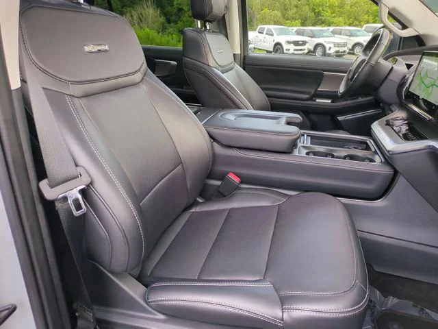Used 2025 Silver Ford Platinum image 36
