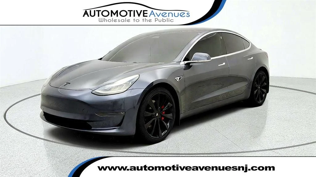 Used 2018 Midnight Silver Metallic Tesla Performance AWD w/ 20