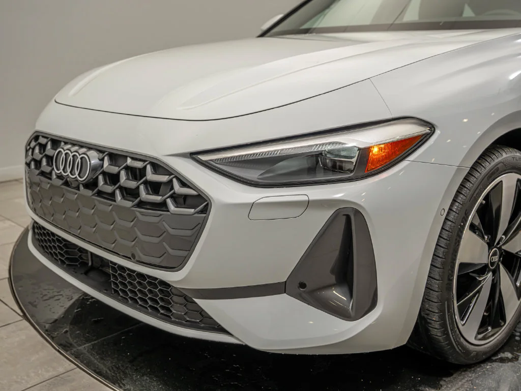 Used 2025 Glacier White Audi 2.0T Premium image 3