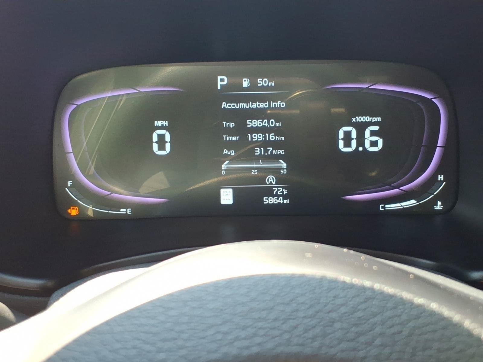 Used 2025  KIA  image 16