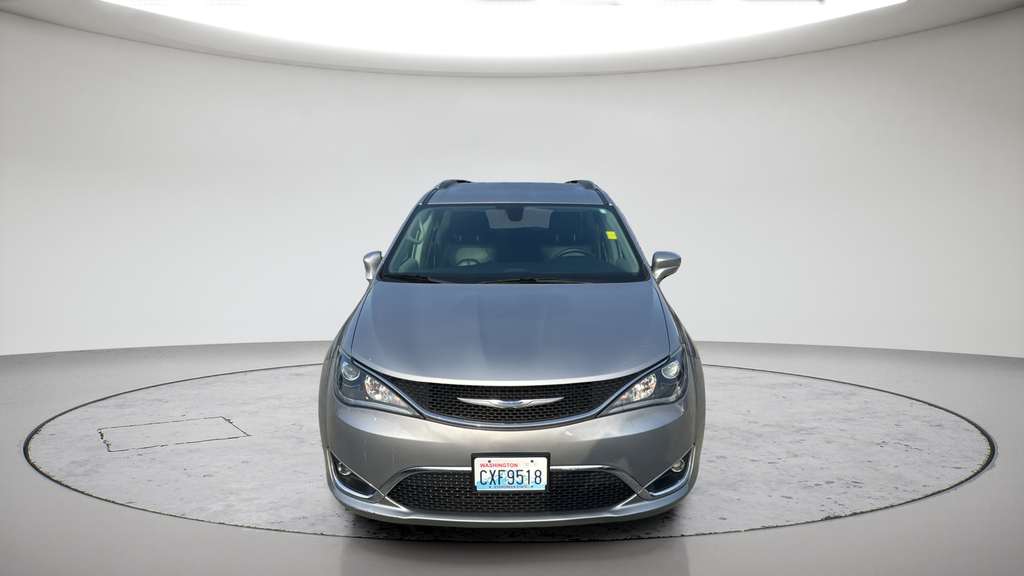 Used 2018 Silver Chrysler Touring L image 13