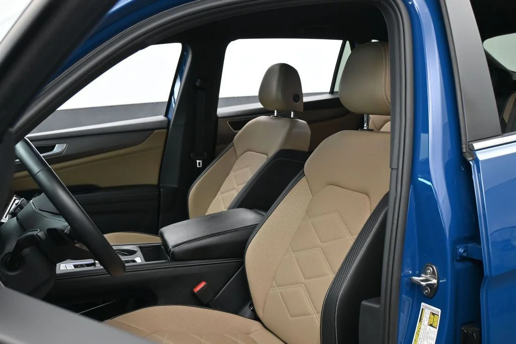 Used 2025 Blue Metallic Volkswagen 2.0T SE image 9