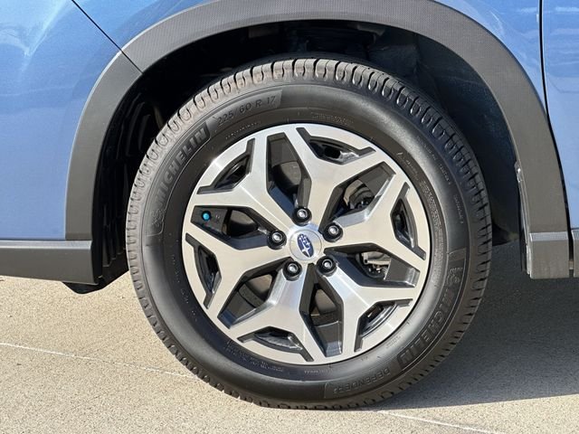Used 2023 Blue Subaru Premium image 9