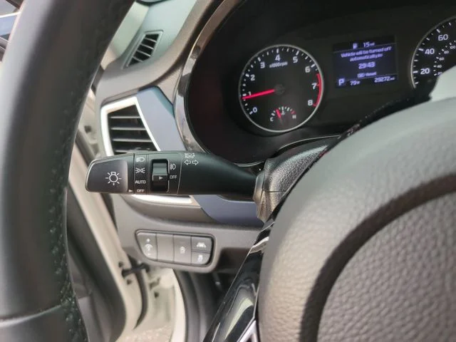 Used 2023 White Kia S image 28