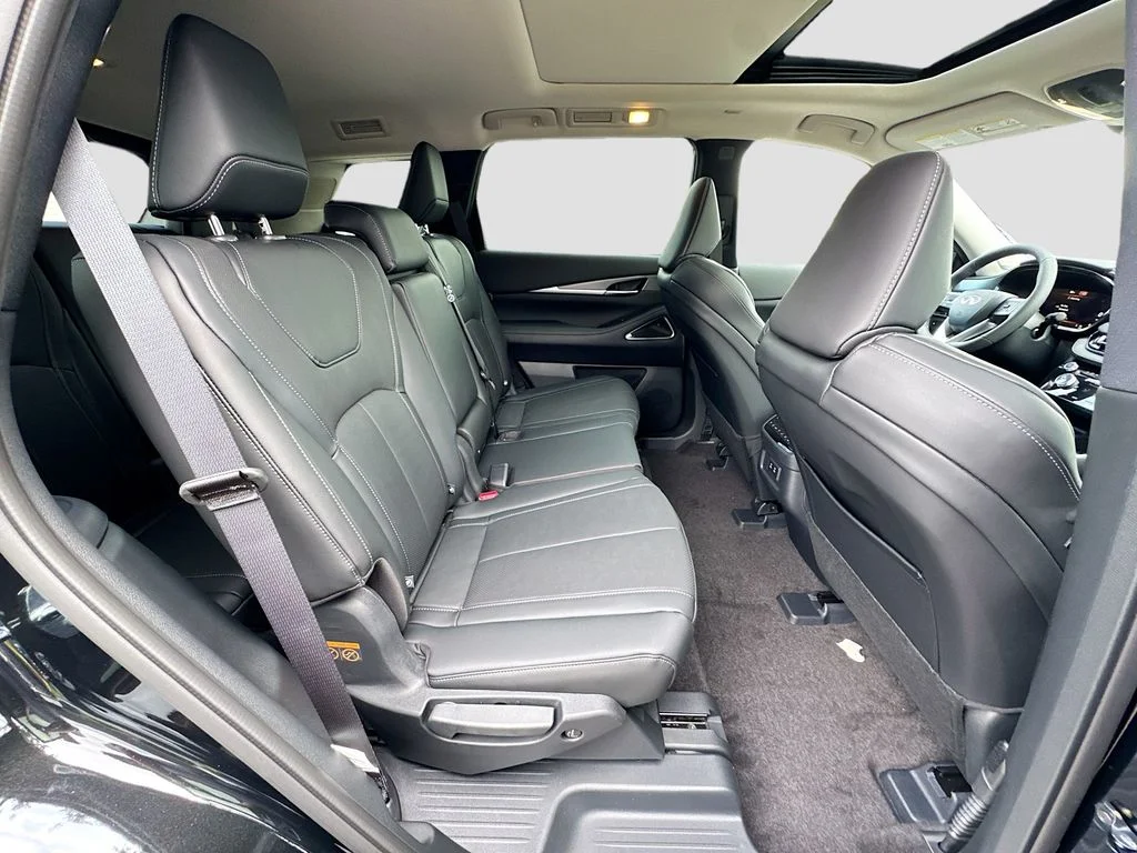 New 2027 MINERAL BLACK INFINITI Luxe FWD image 30