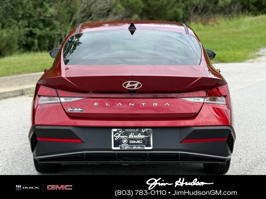 Used 2024 Red Hyundai SEL image 12