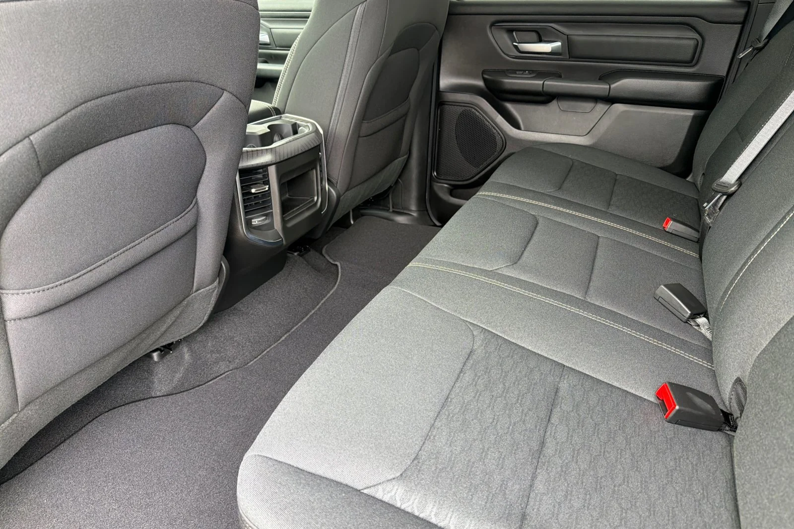 2026 RAM 1500 Express - Photo 10