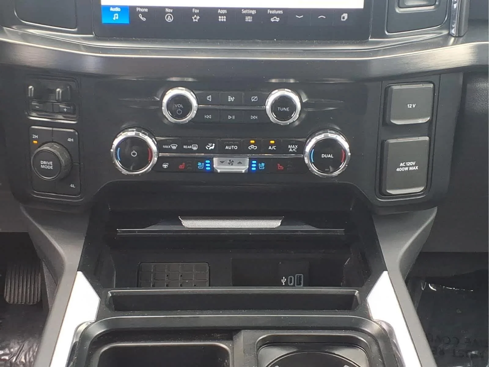 Used 2024 Carbonized Gray Metallic Ford LARIAT image 25