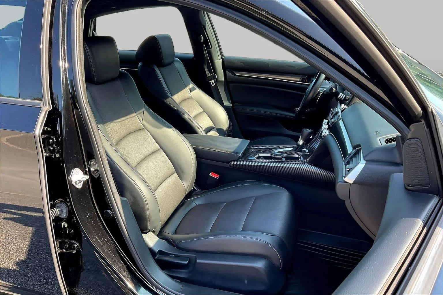 Used 2022 Crystal Black Pearl Honda Sport image 9