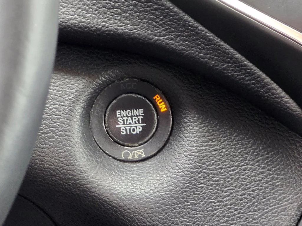 Used 2019 Gray Jeep Latitude Plus image 34