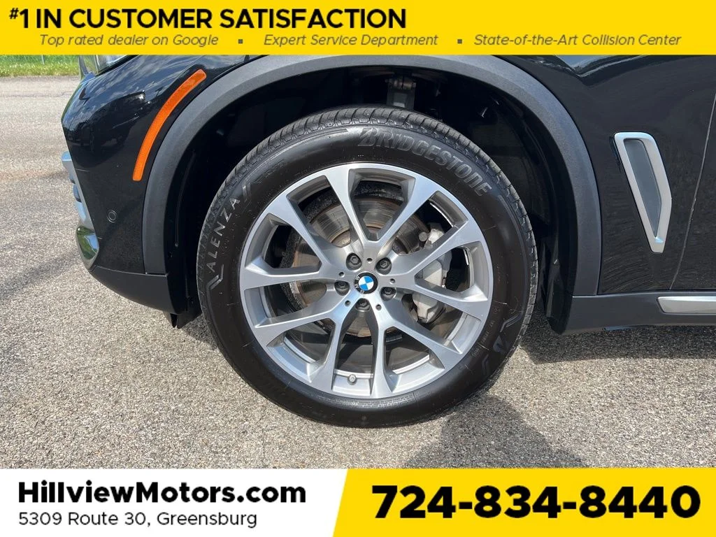 Certified Used 2022 Black Sapphire Metallic BMW xDrive40i image 10