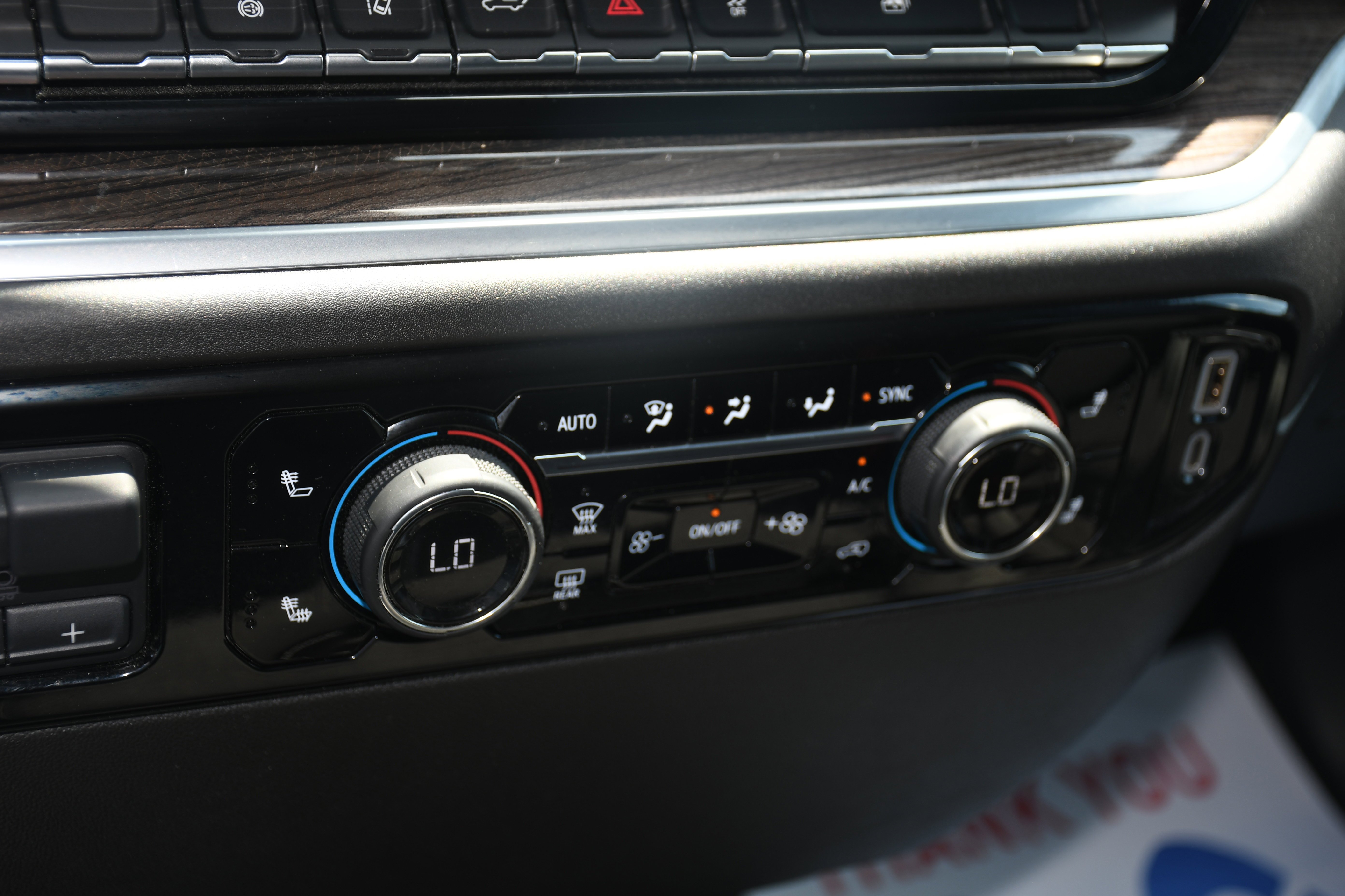 Used 2025 White Chevrolet LT image 13